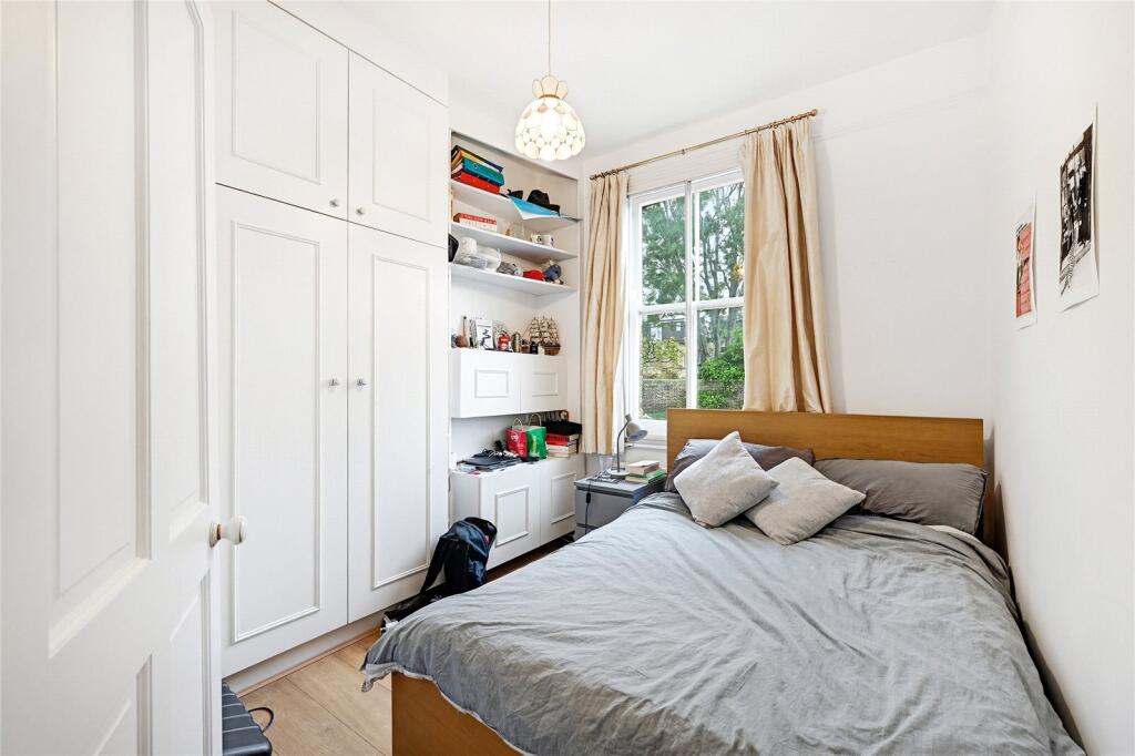 5 bedroom terraced house for rent