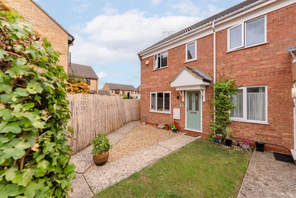 3-bed terraced on Hudpool, Godmanchester, Huntingdon, Cambridgeshire, PE29 2QR, £280,000