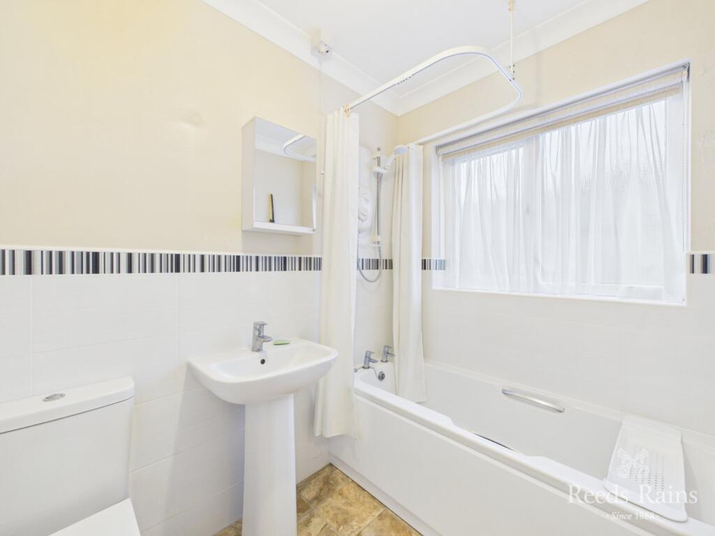 Wheatley Drive, Bridlington, East Yorkshire, YO16 photo 4