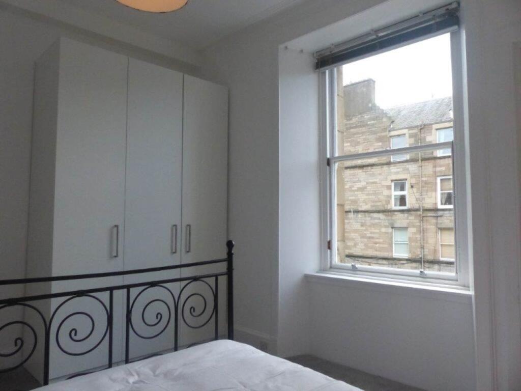 Apartment in Edinburgh - More
