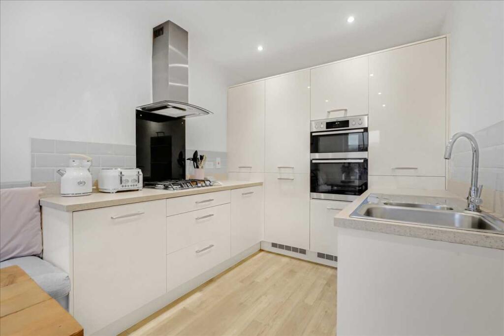 House in Newport Pagnell, City of Milton Keynes - View 5