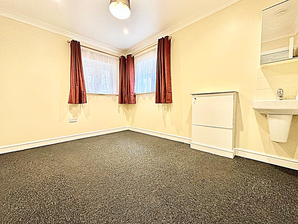 Apartment in Milton Keynes - More
