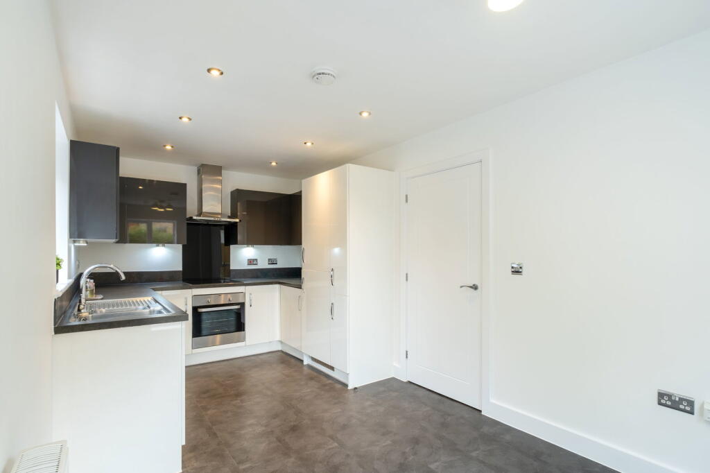 House in Rushcliffe, East Leake - View 3