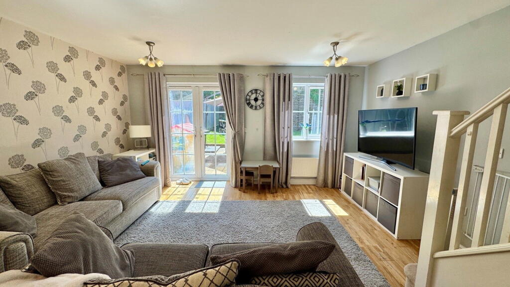Goshawk Road, Bishops Green, Newbury, RG20 4AH photo 4