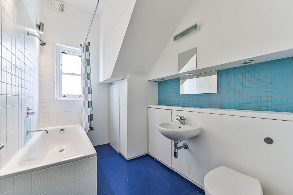 Apartment in London - View 5