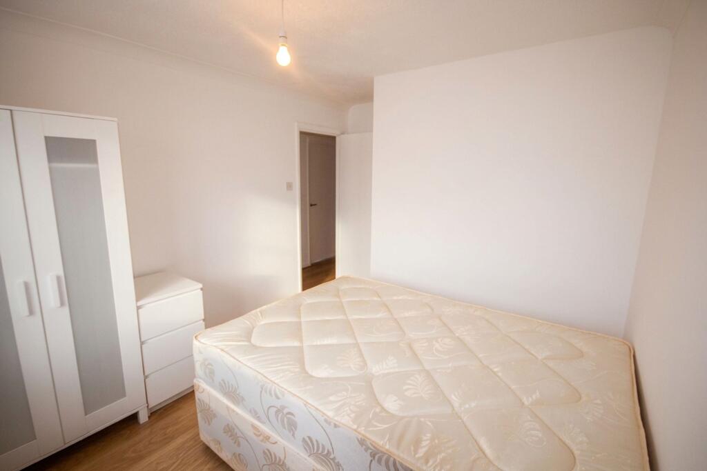 Whitehall Road, Uxbridge, UB8 - View 5