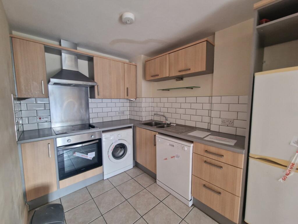 Apartment in Portsmouth, Southsea - View 3