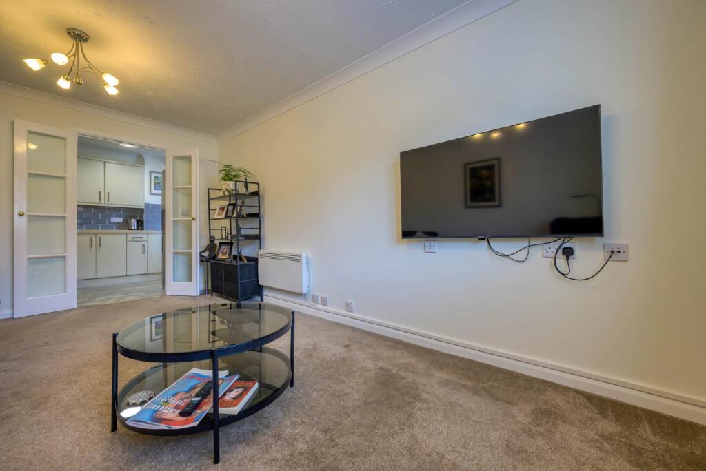 Priory Court, Caversham photo 4