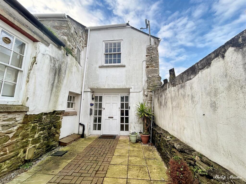 3-bed terraced on Kenwyn Street, Truro, £175,000