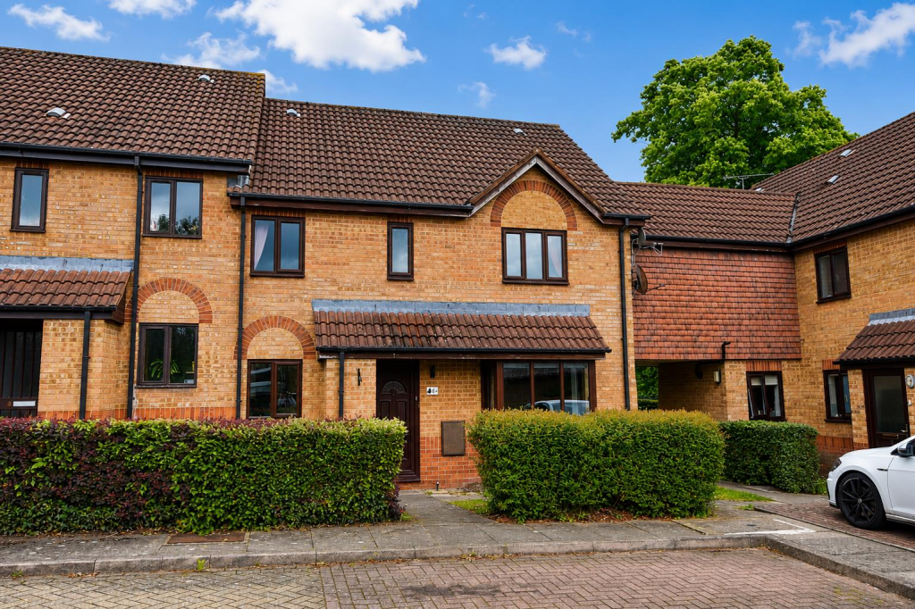 Main image of property: Apple Tree Close, Leighton Buzzard