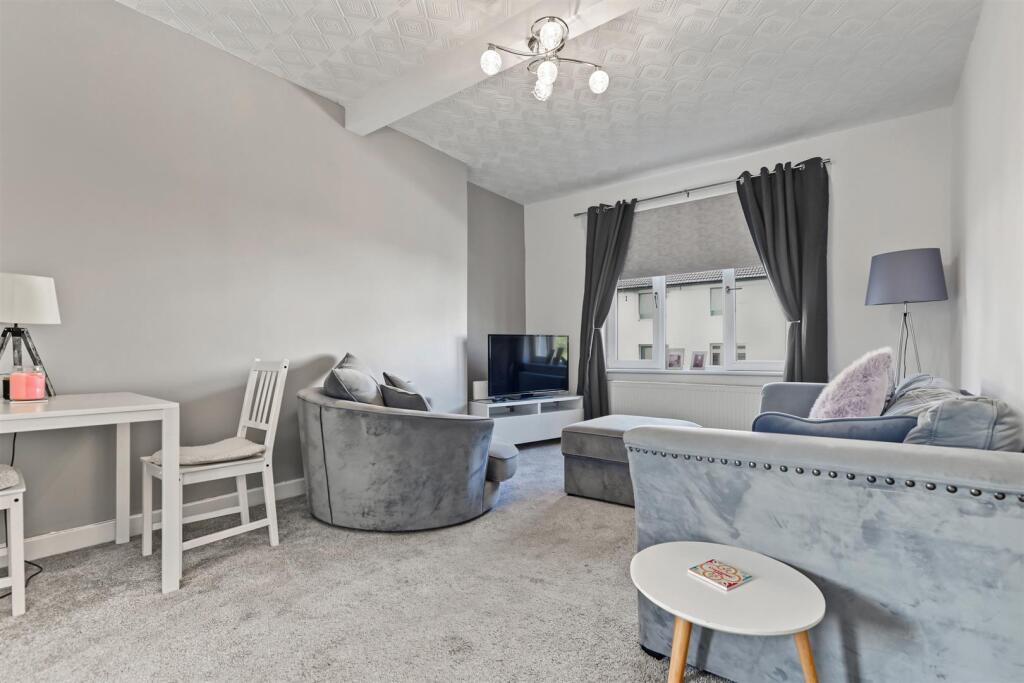 Apartment in Glasgow, West Dunbartonshire - View 2