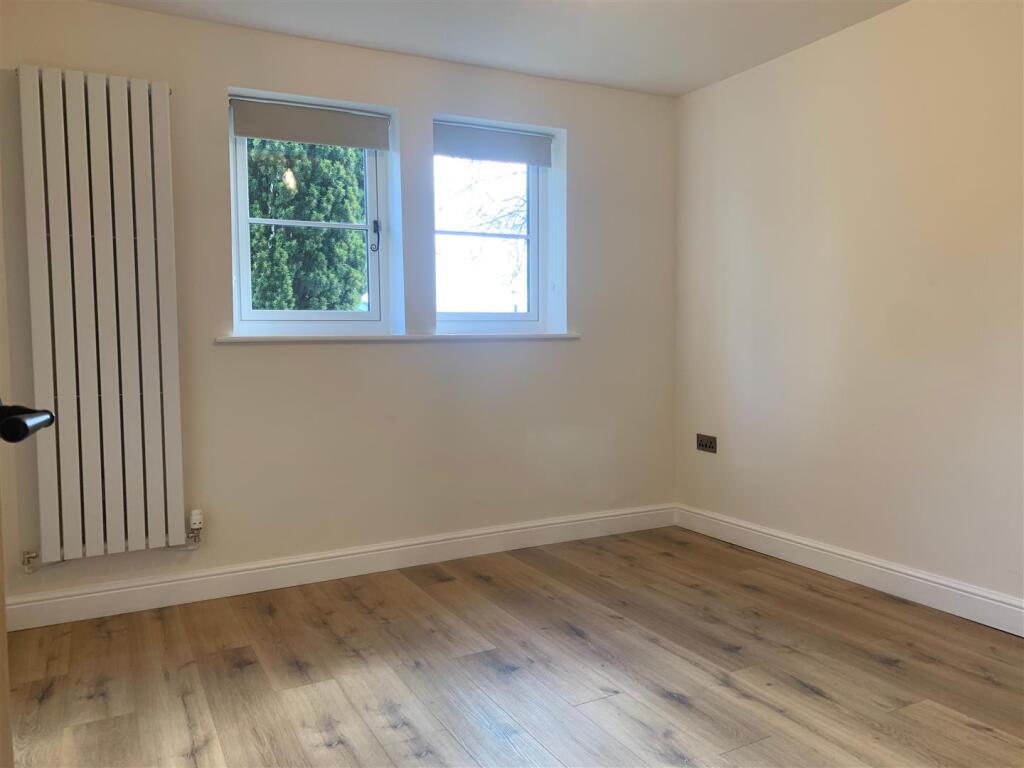 Additional image 14 of Warren Fold, Hurst Green