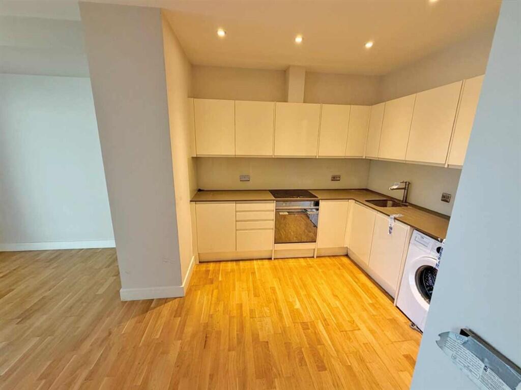 Apartment in Twickenham - View 3