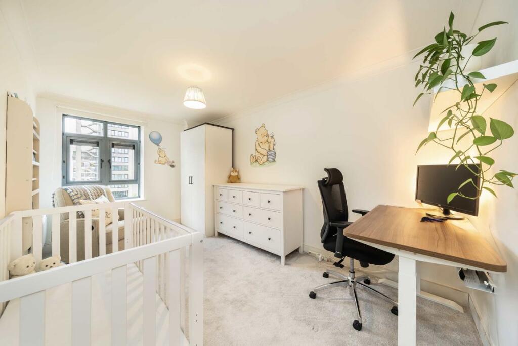 Apartment in London - View 5