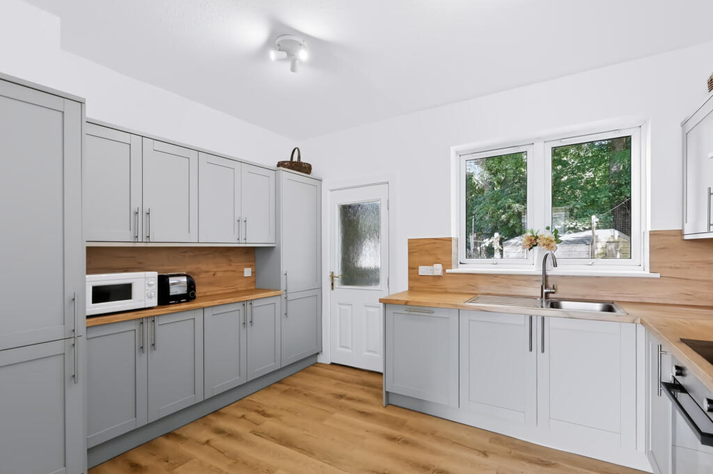 House in Linlithgow, Braehead, West Lothian - More