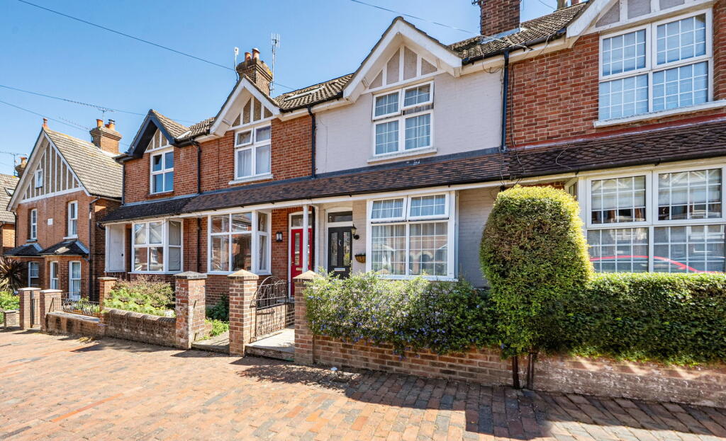 3-bed terraced on Meadow Road, Rusthall, Tunbridge Wells, TN4 8UL, £385,000