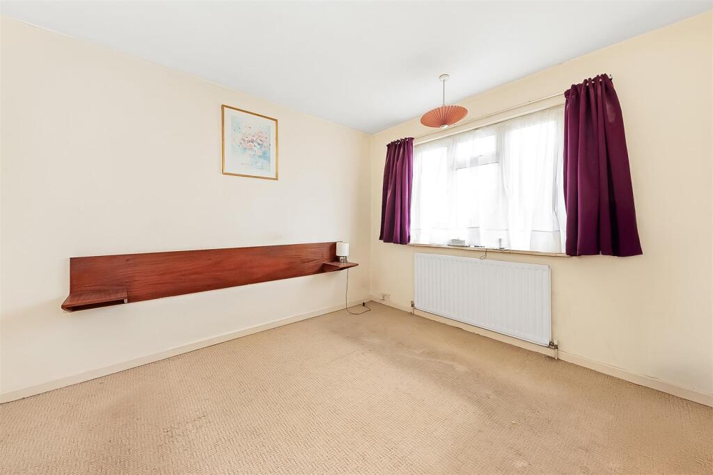 House in Croydon - View 5