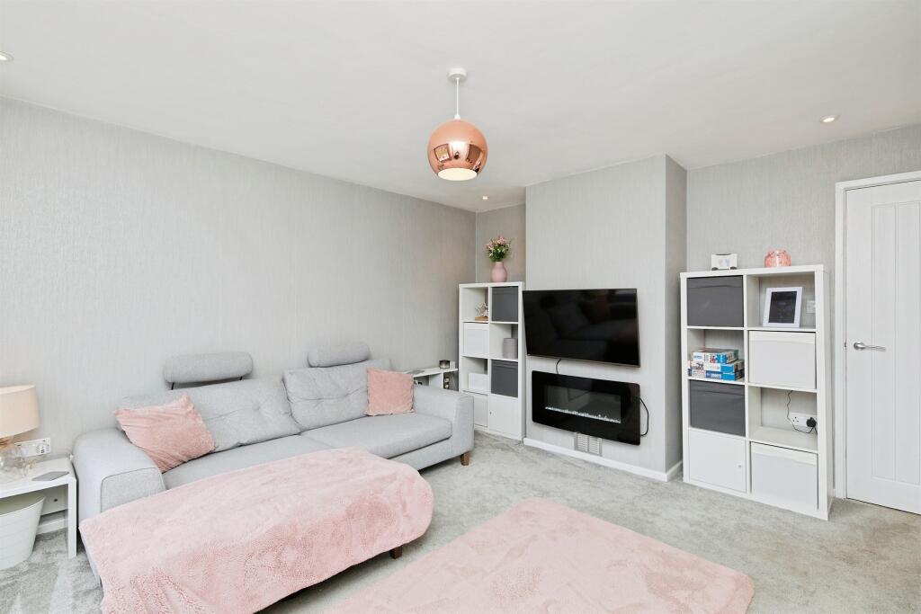 Cavan Drive, Chaddesden, Derby photo 3