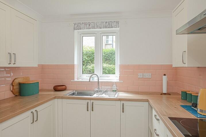 Langdale Gate, Witney, Oxfordshire, OX28 photo 2