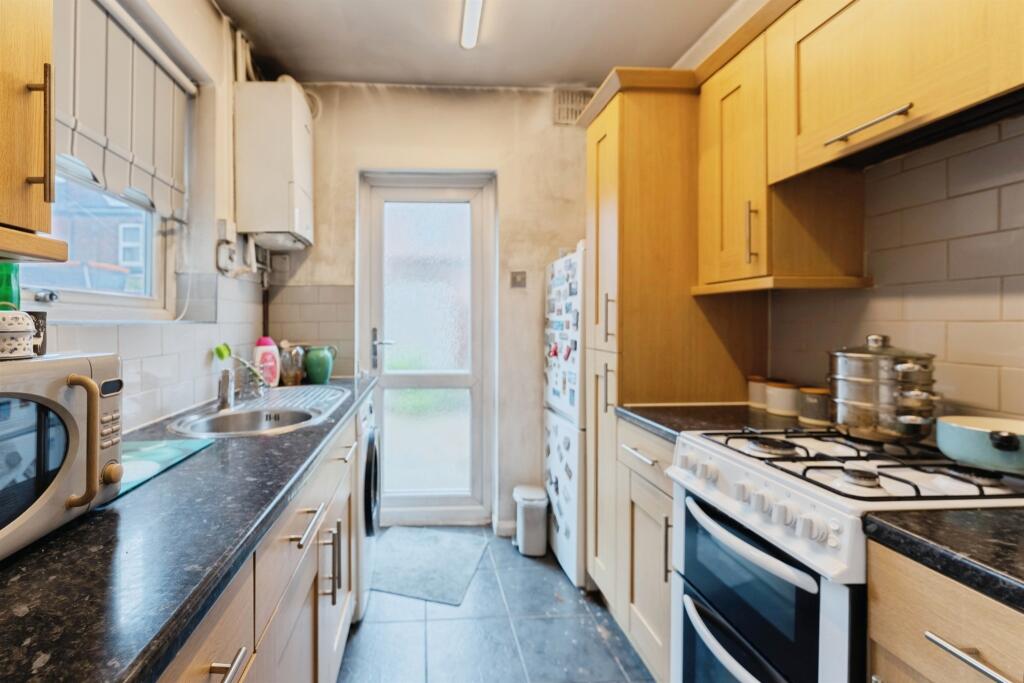 House in Wirral, Liverpool City Region - View 5