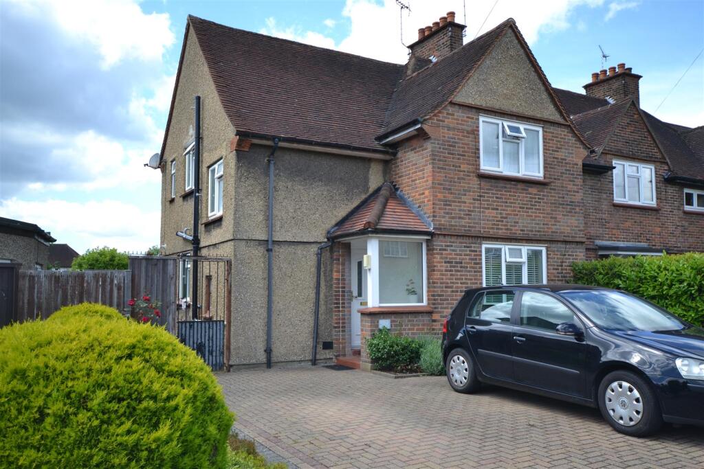 Main image of property: Gonville Avenue, Croxley Green, Rickmansworth, Hertfordshire