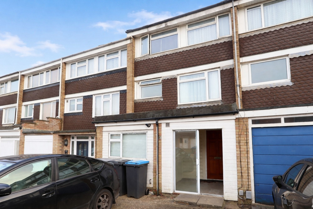 Main image of property: 13 Washington Avenue, Hemel Hempstead, HP2