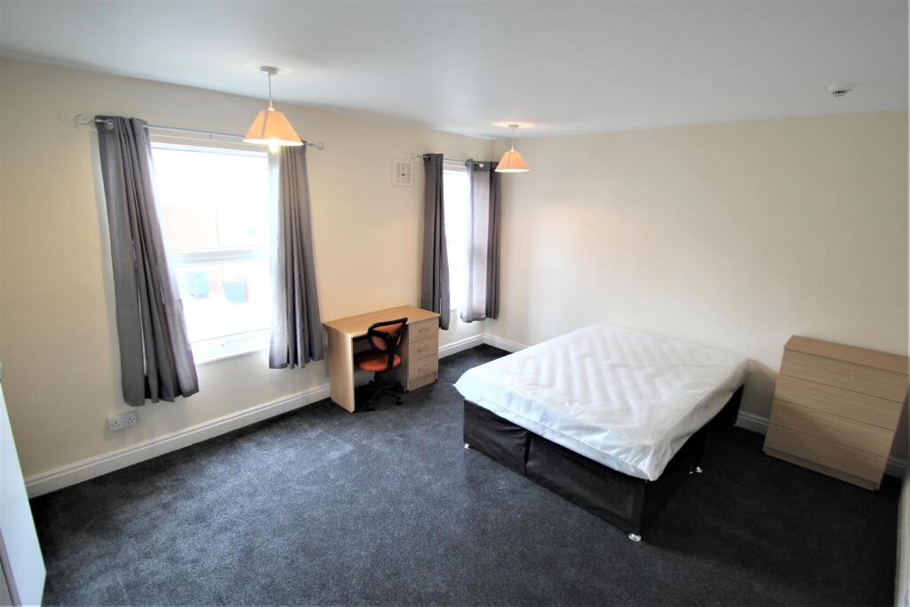 House in Leeds - View 4