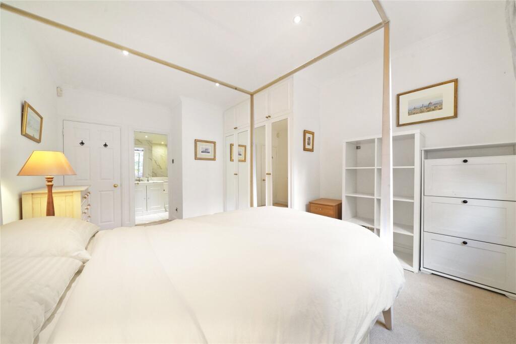 Apartment in London - More