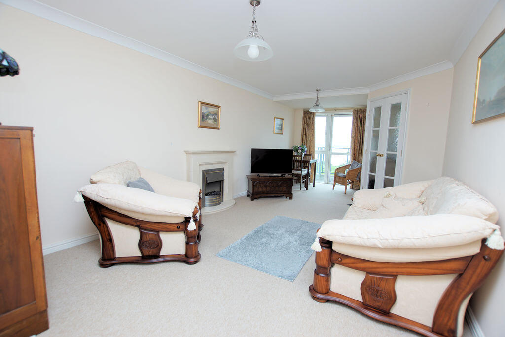 Marine Parade East, Lee-On-The-Solent, PO13 - View 4
