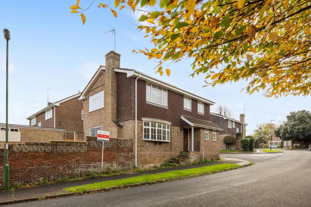 Main image of property: Kymer Gardens, Hassocks, BN6 8QZ