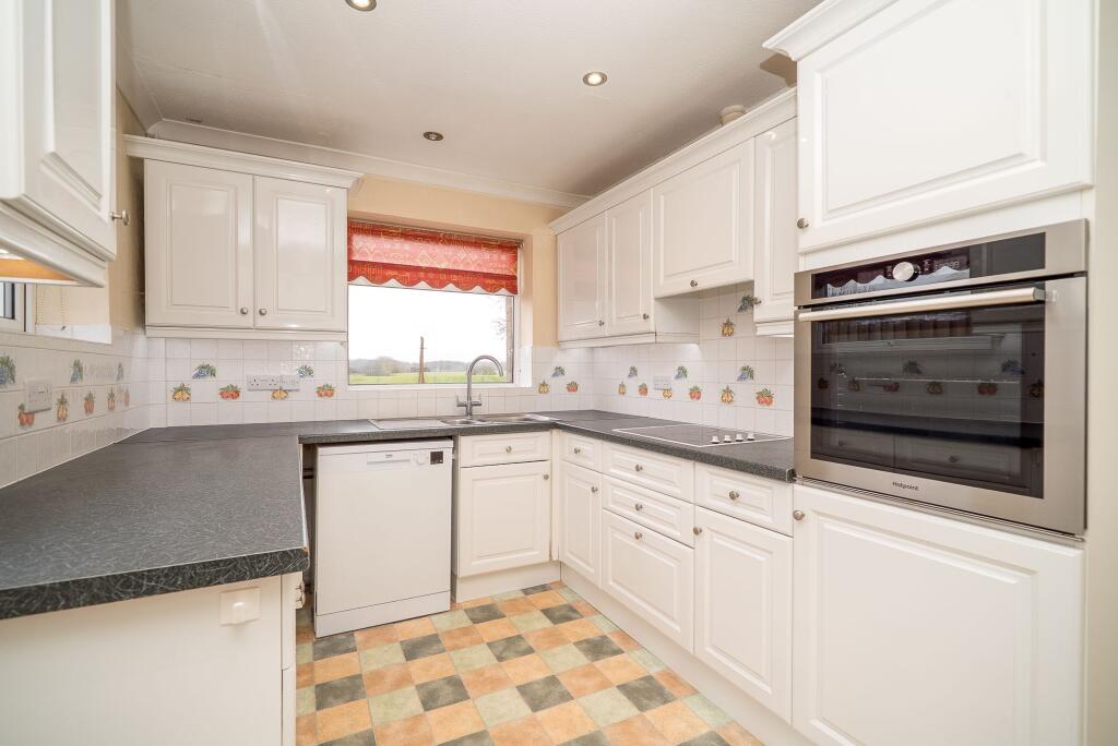 Common Road, Kensworth, LU6 photo 3