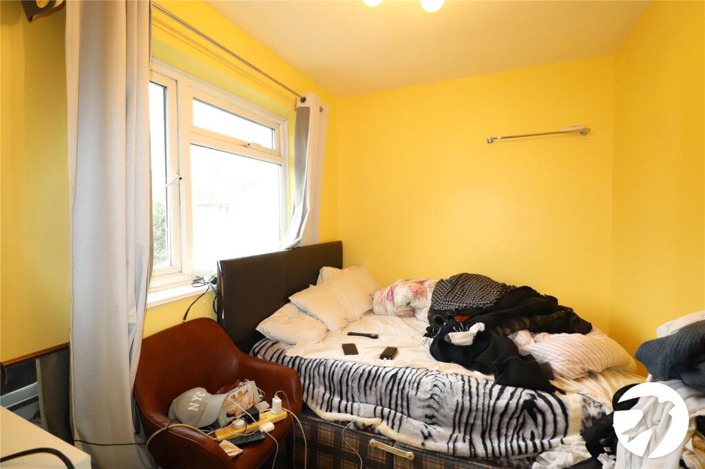 Felixstowe Road, London, SE2 photo 5