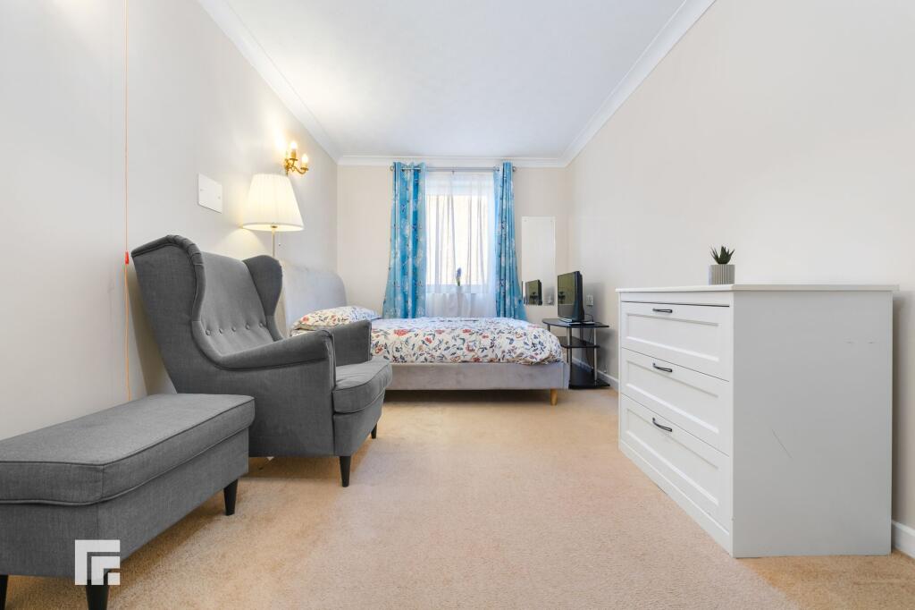 Apartment in Cardiff, Llanishen - View 3