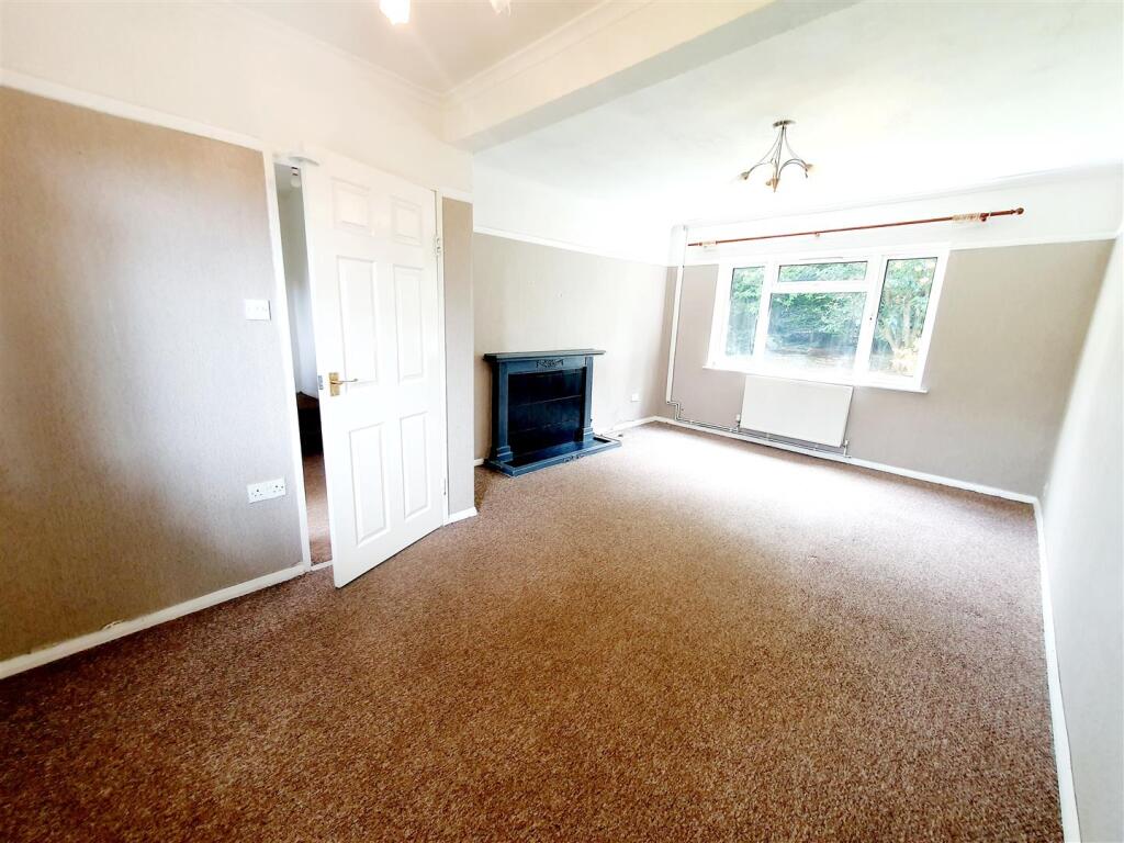 House in Kettering, Leisure Village - View 3