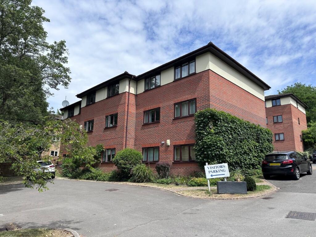 Main image of property: London Road, High Wycombe, HP11