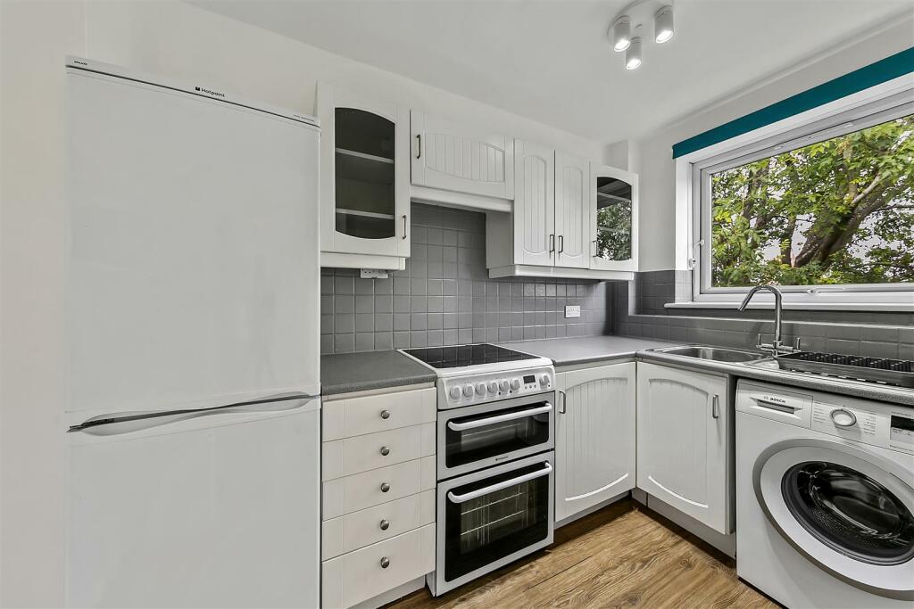 Hampton Road, Teddington photo 3