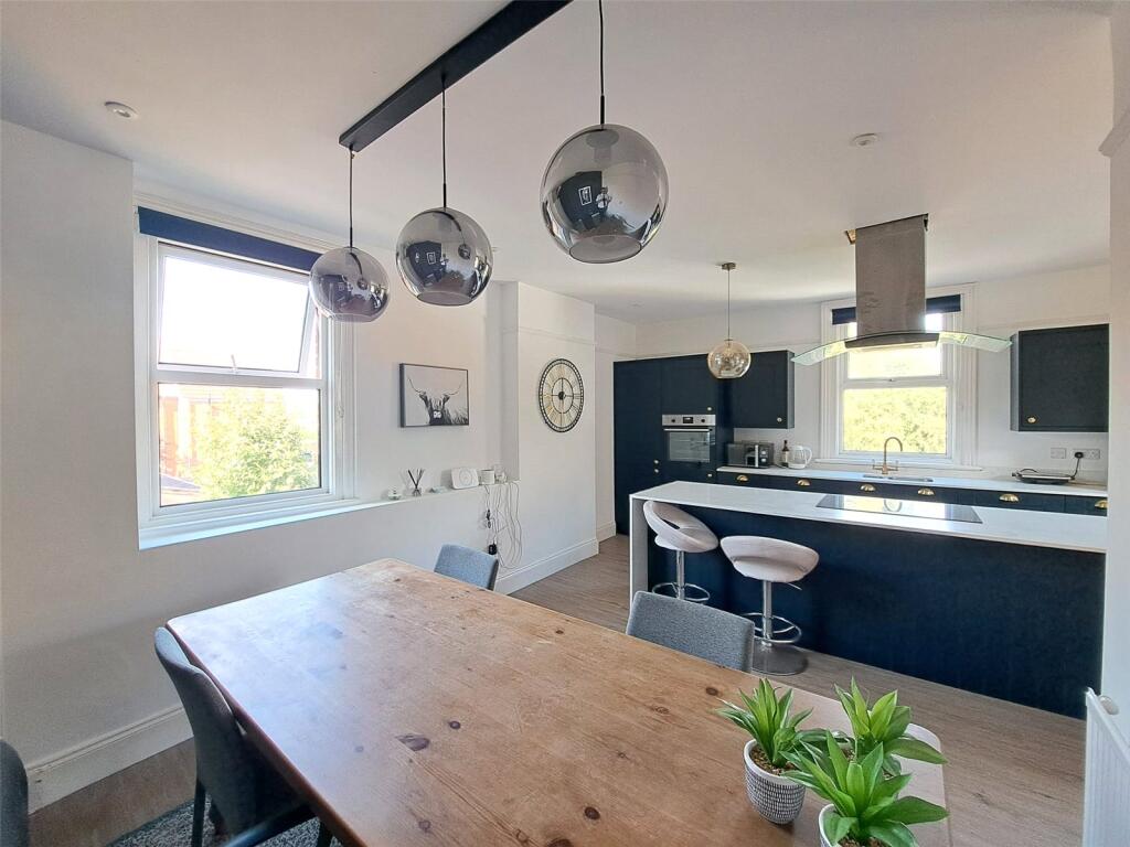 Apartment in Taunton - View 4