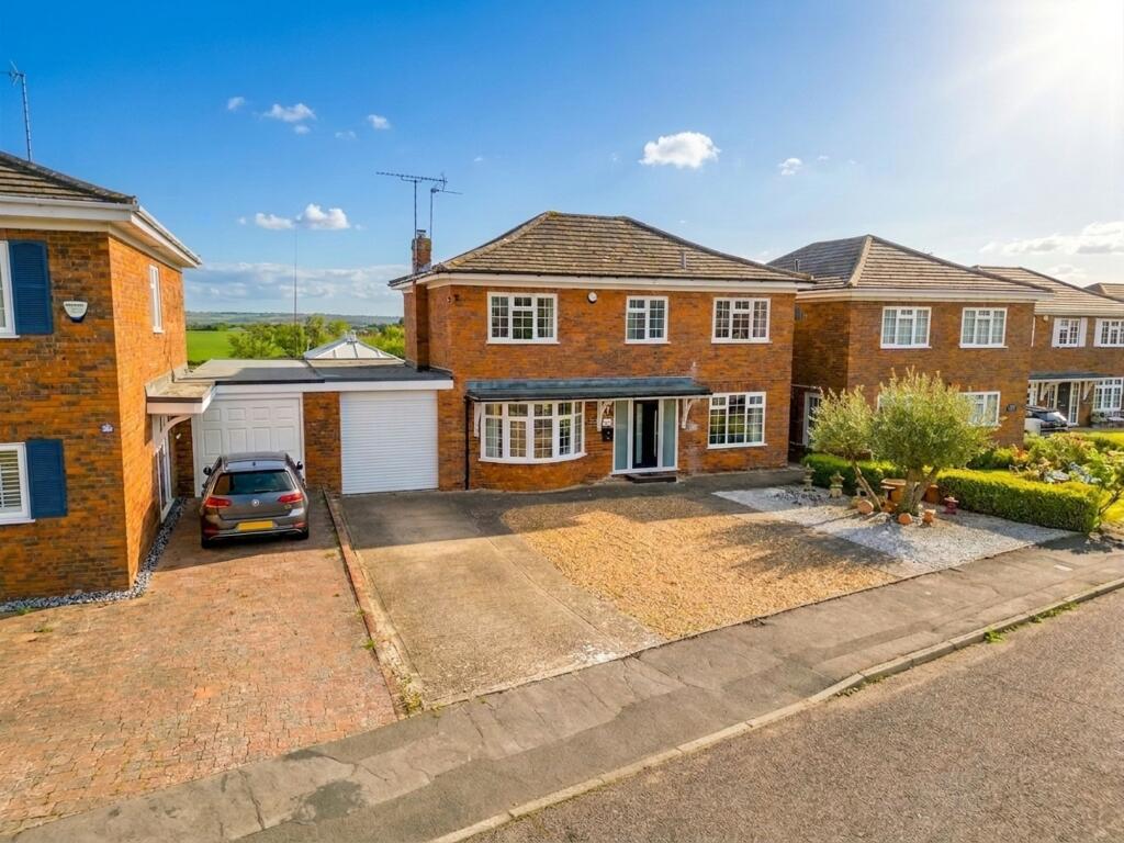 Main image of property: Cromhamstone, Stone, HP17