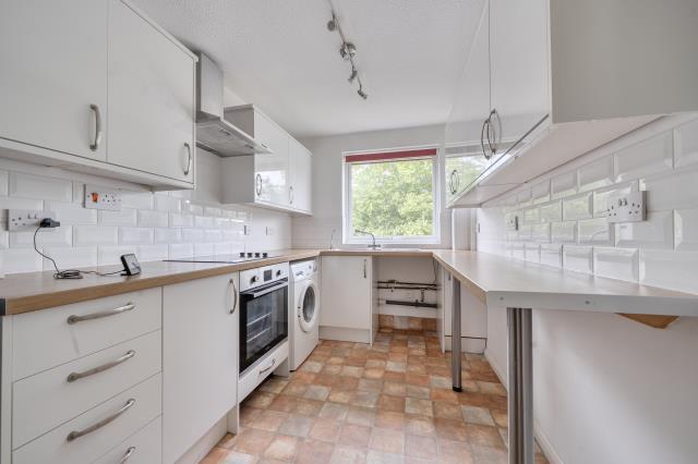 Armadale Court, Reading - View 5
