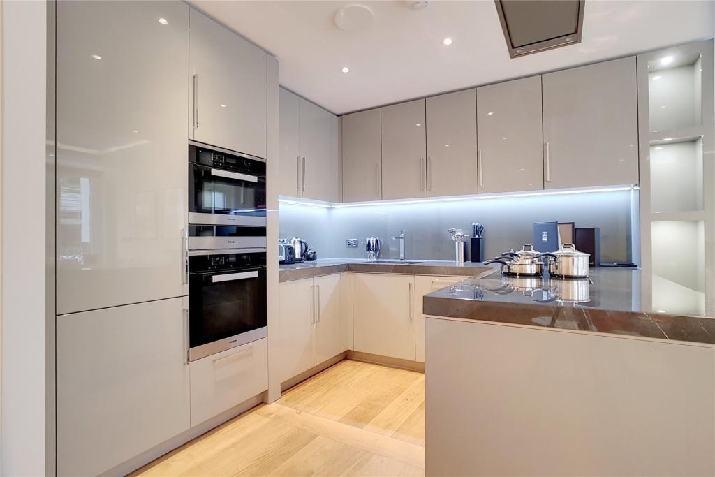 House in London - View 5