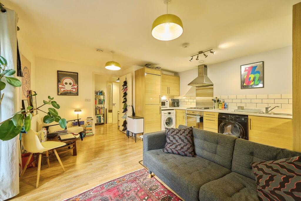 Apartment in London - View 3