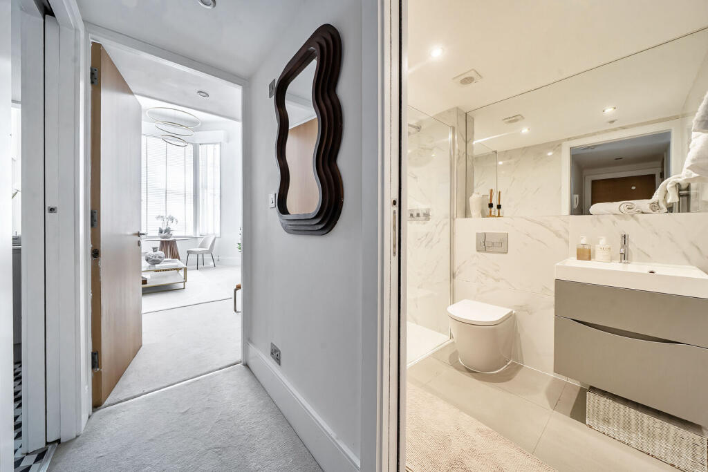 Apartment in London - View 5