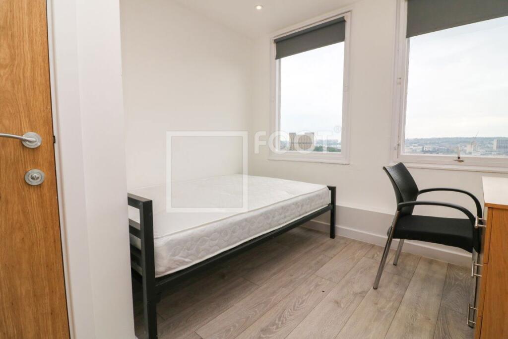 Apartment in Bradford - More