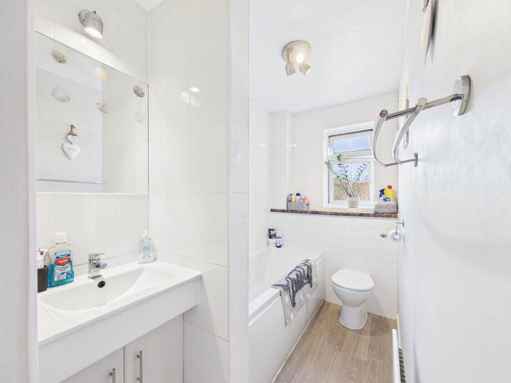 Ridgehurst Drive, Horsham - View 5