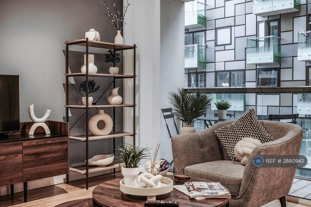 Apartment in London - More