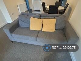 4 bedroom semi-detached house for rent