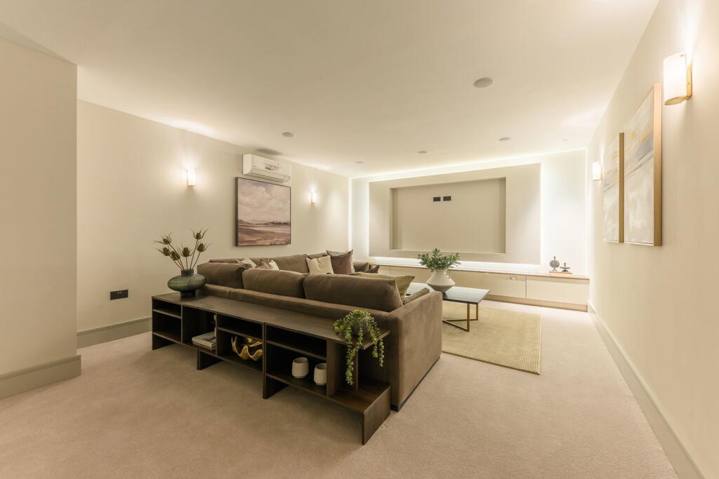 House in Strood, Medway - View 4