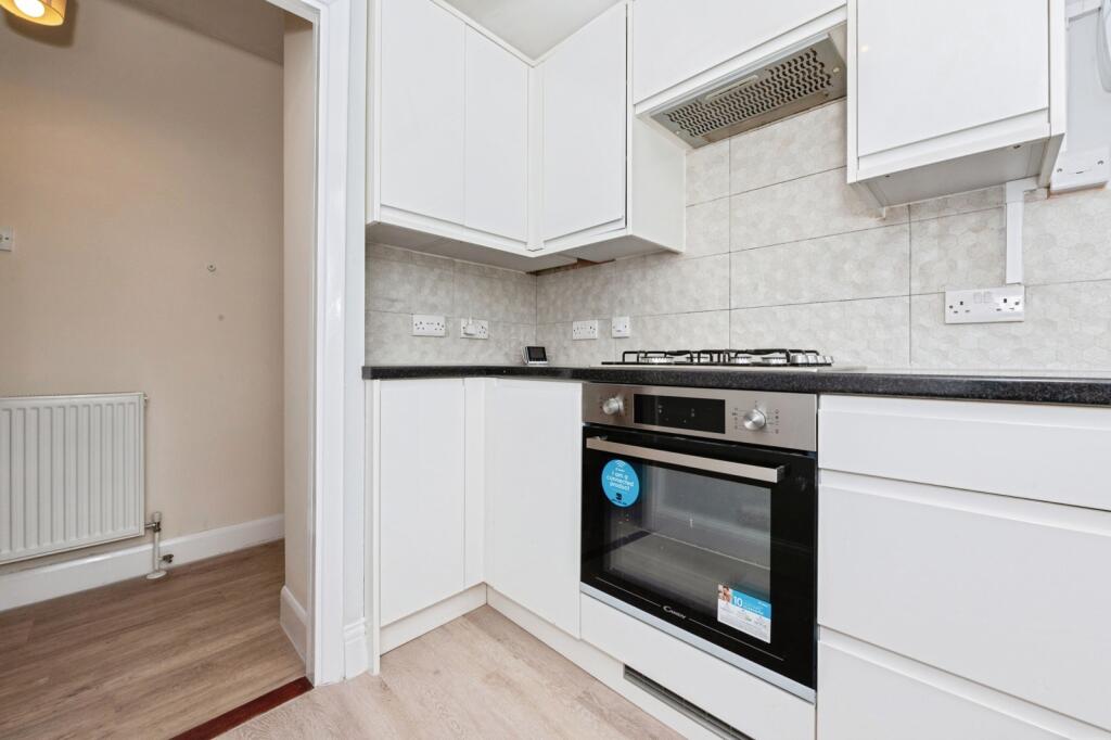 Apartment in Dartford - View 4