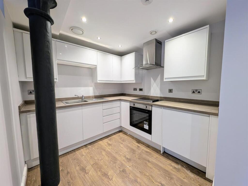 Apartment in Liverpool, Pride Quarter, Vauxhall - View 3