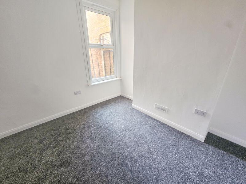 Apartment in Southend-on-Sea - View 5